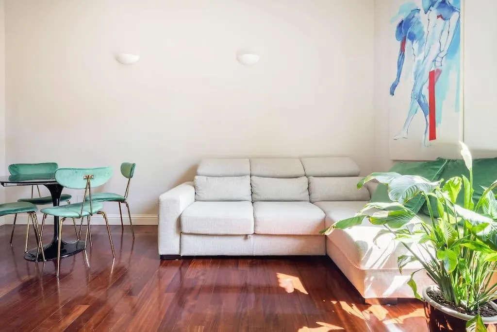 Peaceful Apartment In Porta Venezia Milano