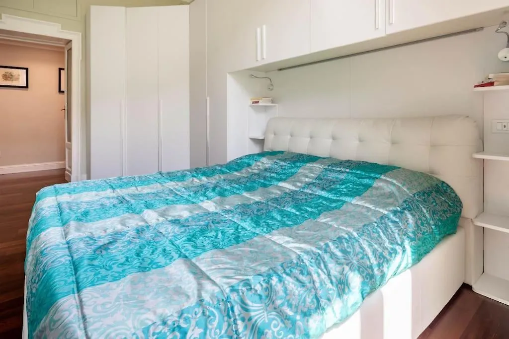 Peaceful Apartment In Porta Venezia Milaan